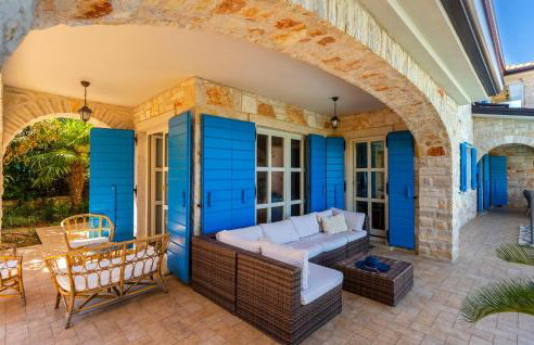 Stunning Home In Malinska With Wifi - Photo 17