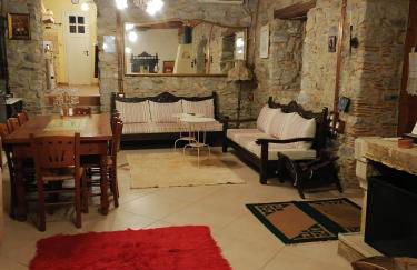 Large Stone Villa with garden. - Foto 11