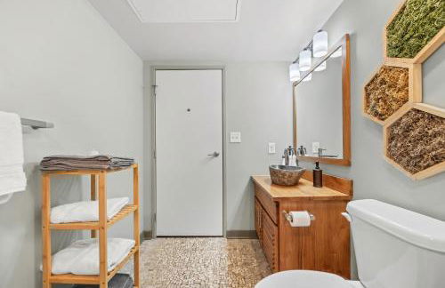 1 BD Apt l Downtown l Parking l Fast Wi-Fi l Café - Foto 16