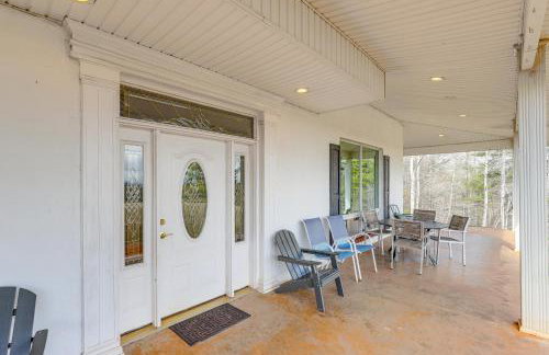 Spacious Group Retreat with Game Room in Marshall! - Foto 37