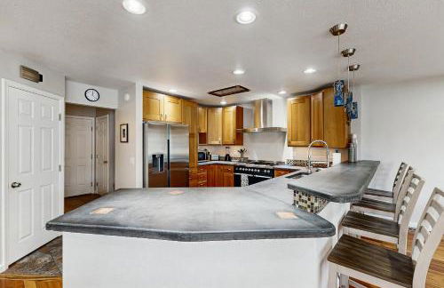 Campbell Lake Escape - Photo 10