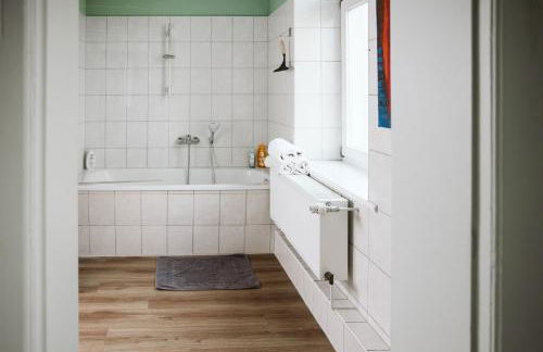 Charmanter Altbau zwischen Altstadt und Klinikum mit Parkplatz - Foto 11