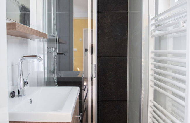 Beautiful House With Covered Terrace in Rhenen - Photo 15