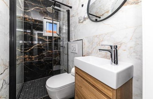 Relaxing Holiday Home With Pool, Fitness Area, and Entertainment Facilities - Photo 81