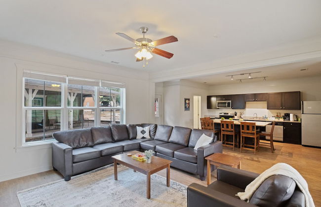 Texas State Sanctuary With Massive Pool Oasis - Foto 15