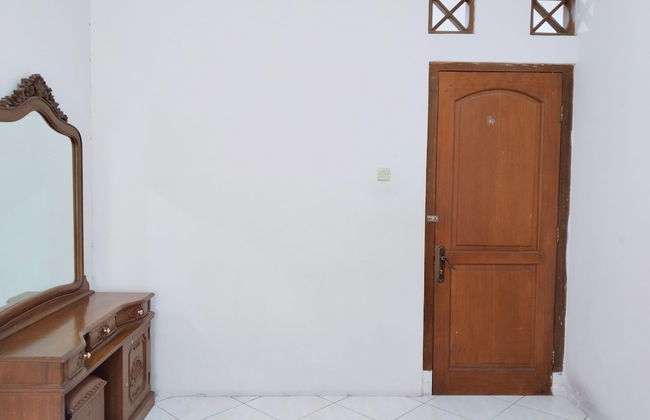 Villa Yustisia Curug 7 Cilember - Foto 13