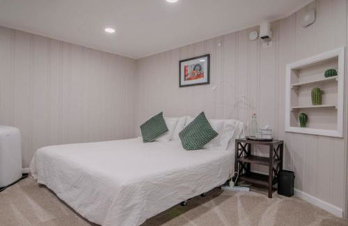 Northside FAMLYNEST Lincoln Sq 4BR 2BA 2P Rare find - Photo 34