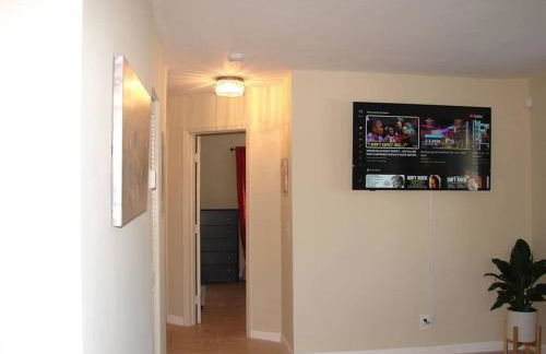 Sea Breeze-2 BR Apartment- Centrally Located - Foto 9