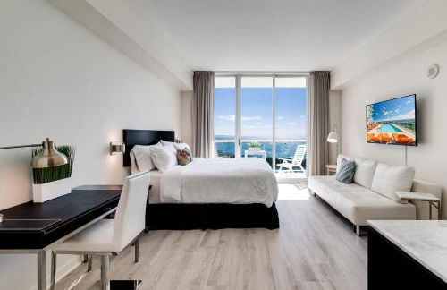 Ocean View Balcony steps from Restaurants, Peacock Park & Marina - Foto 6