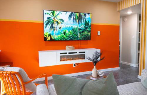 The Orange Lounge - 8 min to KU & Mass - Photo 27