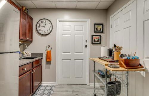 Spacious Yard and BBQ Chic Escape in Lawrenceville! - Foto 14