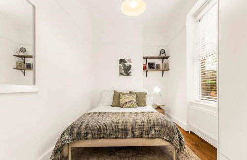 Stylish 2BR Apt in Highbury & Islington with Garden - Foto 26