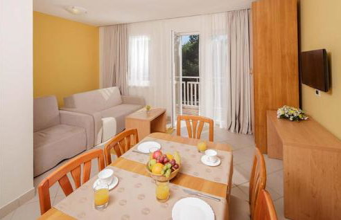 Cozy Apartment In Umag With Wifi - Photo 11