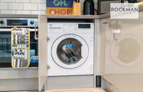 Royal Oak Apartments 1 - Free Van Parking - 2 Bedroom Apartment - 2 bathrooms - Sleeps 6 - Perfect for Contractors - Fast Wi-fi - Foto 23