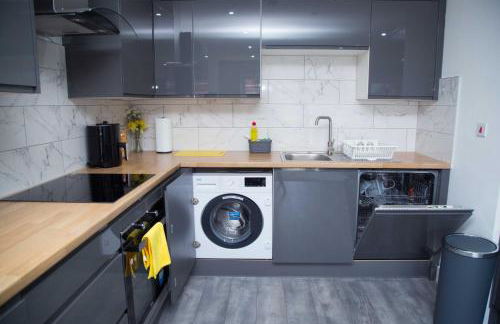 Bridge Court by Sterling Edge Apartments - Luxury Aparthotel - Stylish 1-bed Apartments - Balcony with Canal View or Private Garden - Free Parking - Foto 72