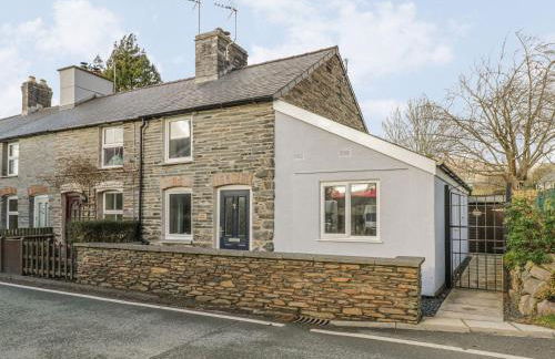 1 Rhys Terrace - Photo 2