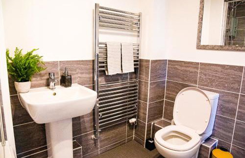 A luxury 2 bedroom apartment with 2 free parking - Foto 13