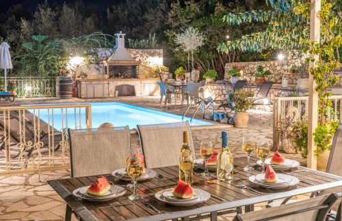 Villa Regina -Hidden Eden with Treehouse & Heated Pool - Foto 50