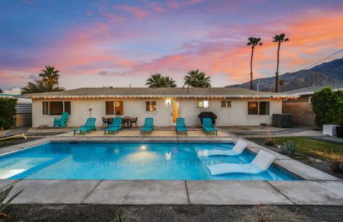 NEW Retro Escape 70's Vibes Wellness Game Room - Foto 56