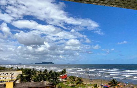 Apartamento vista para o mar, com piscina pé na areia - Foto 7