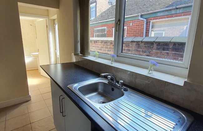 Spacious House in Stoke - Photo 14