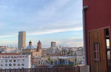 The Alicante Old Town artist workshop, Impressive rooftop, terrace with amazing city views and sea views, BBQ, Air conditioner, Wifi - Foto 24