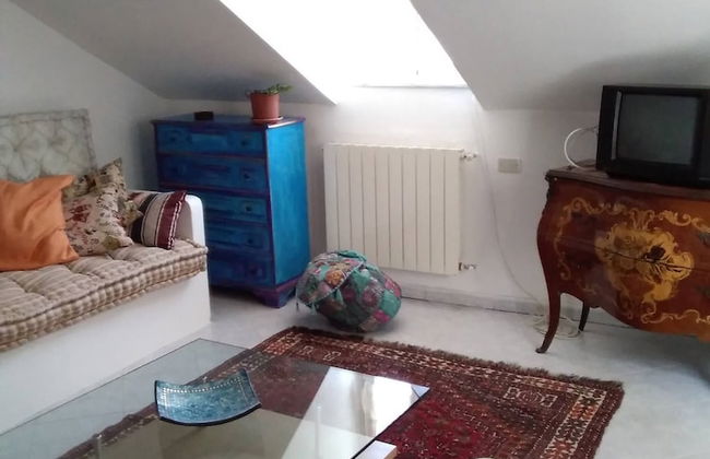 Spacious and Naturally Bright Bomboniera Rooftop Favors Apartment - Foto 4