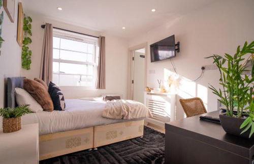 Snug studio near Gatwick - Foto 1