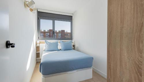 Quiet modern 2 bed apartment with Balcony, Pool and Free Parking - Foto 5