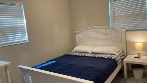 Cozy holiday Home near all things Tampa Bay! - Photo 2