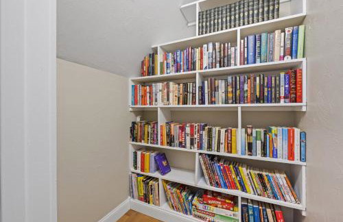 Luxury Riverfront Retreat Hot Tub, Game Room, Gym - Foto 45