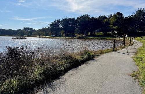 Oceanfront Top Floor Premium One Bedroom with Panoramic View of Monterey Bay, Very Private! - Foto 38