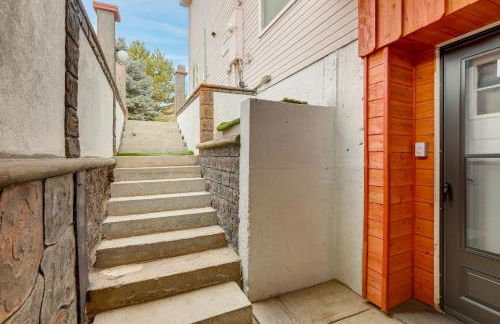 Extended Stay in Denver! Cozy Apartment with Patio - Foto 17