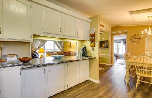 Beachy Lewes Home with Outdoor Shower and Fire Pit! - Foto 12