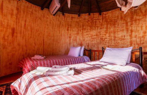 Vintage Stone House Where Calm Lives - Photo 12