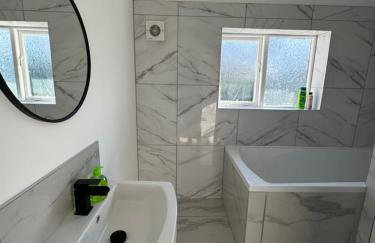 3 bedroom Home in chesterfield with front and back gardens - Foto 28