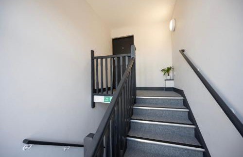 Modern 2 Bedroom Flat, Central Chatham, Self Check-in - Foto 23