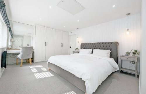 One Elms Way - Sleeps 8 - West Wittering - Foto 25
