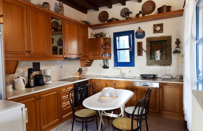 Sophia Villa Paros - Beachfront Villa at Lolantonis - Photo 19