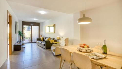 Ground floor apartment in Centre of Torroella De Montgri - Photo 3