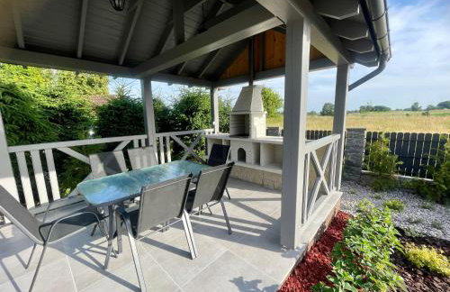 Fiołkowy Zakątek Domek z Basenem - Foto 9