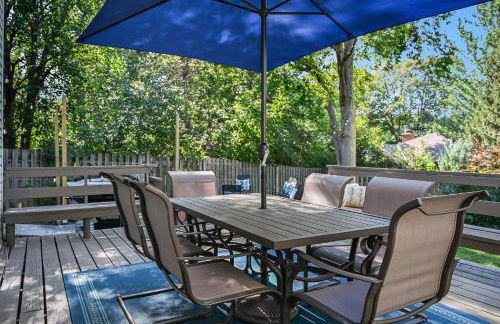 Central Family Oasis with Hot Tub & Fenced Yard - Foto 67