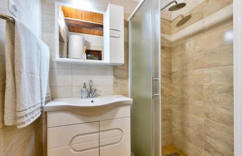 Lovely Home In Frkasic - Photo 27