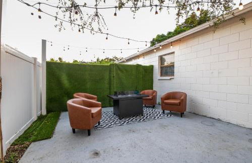 Spacious 3-BR Home with Patio, Firepit & BBQ! - Foto 7