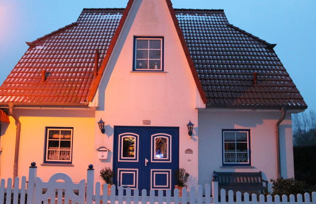 Cozy Apartment in Boltenhagen near Sea Beach - Photo 1