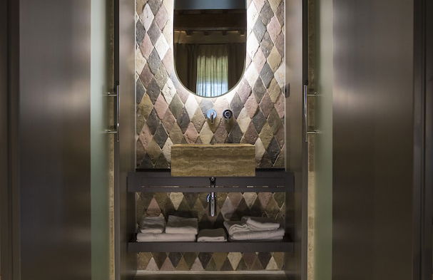 Mormoraia - Photo 51