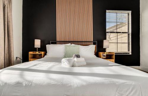 Boulevard Stays Quiet Modern 2BR Pickleball Pool Parking Gym 06 - Foto 16