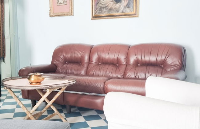 JOIVY Vintage And Gorgeous 2-Bed Flat Near Sforzesco Castle - Photo 16