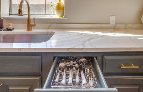 Stadium Luxe Retreat- Walking Distance to AT&T Sta - Foto 19