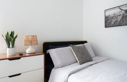 Angel&Rose Universal Hollywood Heated Pool House King Bed - Foto 16